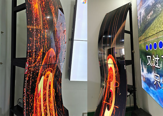 65 Inch Curved OLED Video Wall 400cd/M2 Floor Standing Digital Signage